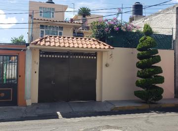 Casa de 4 habitaciones, Tláhuac · Venta Casa con Amplios Espacios