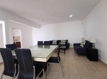 Casa · 200m² · 3 Recámaras · 1 Estacionamiento · Renta de Casa Ciudad del Carmen, Colonia Tila