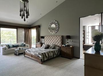 Casa de 4 habitaciones, León · Venta de Residencia en El Bosque Country Club con Alberca