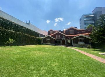 Casa · 600m² · 5 Recámaras · 3 Estacionamientos · Casa en Renta en Pedregal