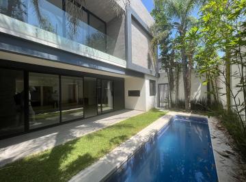 Casa , Cuernavaca · Casa Sola en Privada en Zona Dorada