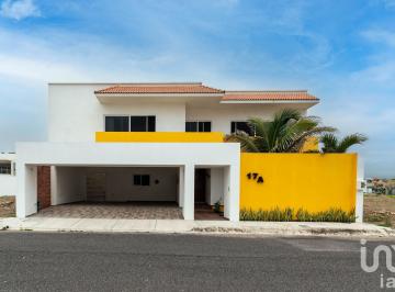 Casa · 524m² · 4 Recámaras · 3 Estacionamientos · Casa en Venta Residencial en Playas del Conchal, Alvarado, Veracruz