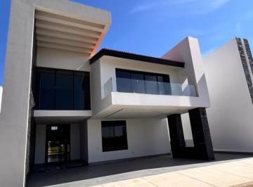 Casa de 6 habitaciones, Mazatlán · Residencia con Alberca en Marina Campo de Golf, en Mazatlán!