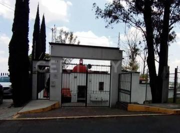 Casa · 322m² · 3 Recámaras · 8 Estacionamientos · Casa en Venta Zona de Los Fuertes a un Lado del Wtc Puebla
