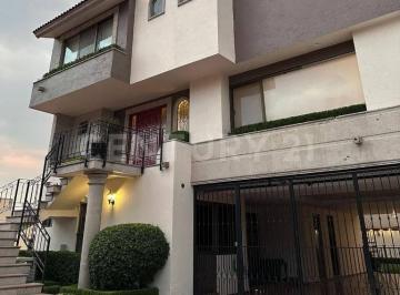 Casa · 558m² · 3 Recámaras · 4 Estacionamientos · Venta de Casa en Residencial Colinas del Bosque.