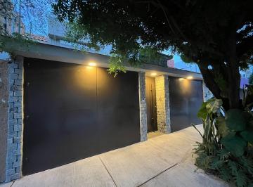 Casa · 178m² · 3 Recámaras · 2 Estacionamientos · Casa en Jardines de La Patria, Cercana a La Uag y Lomas Altas