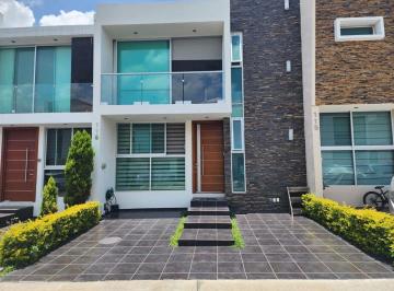Casa · 170m² · 3 Recámaras · 2 Estacionamientos · Casa en Renta Casa Fuerte (Coto La Fortaleza)