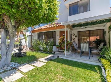 Casa · 153m² · 3 Recámaras · 2 Estacionamientos · Casa en Venta con Alberca y Seguridad 24hrs en Jiutepec, Morelos 3,000,000