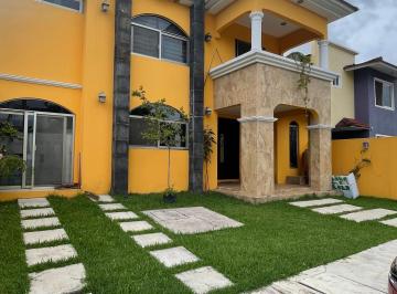 Casa de 3 habitaciones, Fortín · Casa en Renta con Alberca y Jardin Amplios Espacios