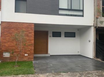 Casa de 4 habitaciones, Zapopan · Solares Casa en Renta.