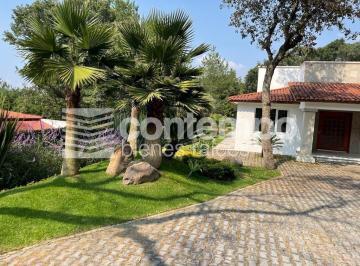 Casa · 780m² · 4 Recámaras · 10 Estacionamientos · Venta Casa Hacienda de Valle Escondido, Zona Esmeralda, Atiz