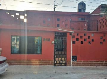 Casa de 6 habitaciones, Saltillo · Casa en Venta en Nazario Ortiz Garza