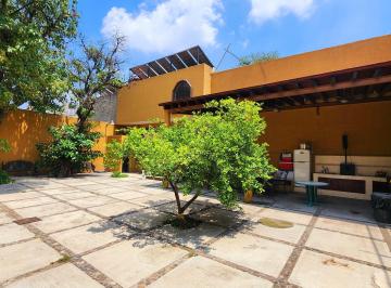 Casa de 7 habitaciones, San Pedro Tlaquepaque · Casa en Corazón de Tlaquepaque, 7 Recs, 994 m² Terreno, Uso de Suelo Mixto