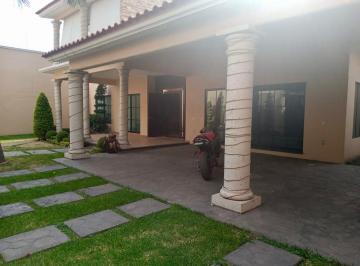 Casa de 5 habitaciones, Jiutepec · En Venta Bonita Casa Sola Moderna