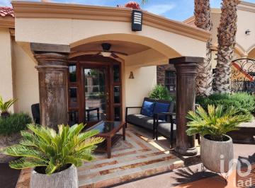 Casa · 560m² · 5 Recámaras · 7 Estacionamientos · Residencia en Venta Hacienda de La Paloma Cd. Juarez Chih