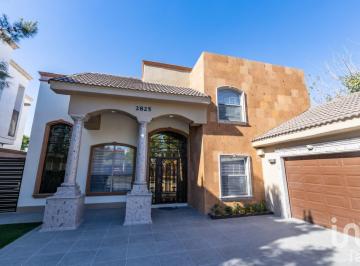 Casa · 560m² · 4 Recámaras · 2 Estacionamientos · Casa en Venta Hacienda de La Paloma Cd. Juarez