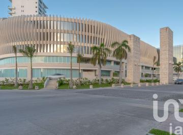 Oficina · 110m² · 1 Recámara · 3 Estacionamientos · Oficina en Renta en Puerto Cancún