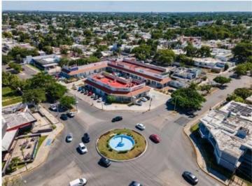 Local comercial · 132m² · 30 Estacionamientos · Local en Mérida en Glorieta con Estacionamiento