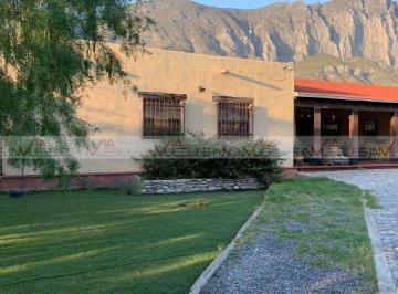 Rancho · 550m² · 7 Recámaras · 7 Estacionamientos · Rancho en Venta en Parque Industrial Los Nogales