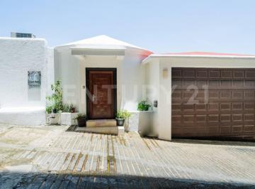 Casa · 587m² · 4 Recámaras · 2 Estacionamientos · Casa en Venta en Guitarrón, Acapulco
