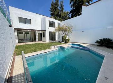 Casa de 4 habitaciones, Cuernavaca · Casa Minimalista en Fracc Lomas de Cortés Seg 24 Hrs