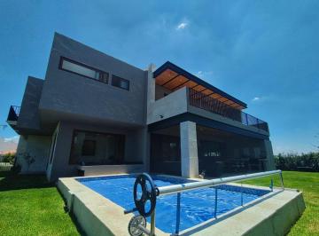 Casa de 4 habitaciones, Querétaro · Casa en Venta en El Campanario Querétaro