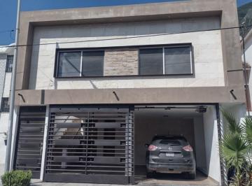 Casa de 3 habitaciones, Monterrey · Renta de Casa en Monterrey