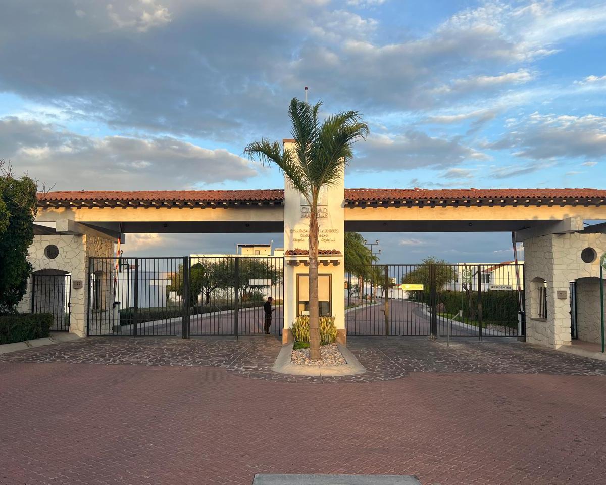 Lot | Residential El Marqués Qro | Fronting Amenities
