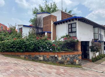 Casa de 4 habitaciones, Alvaro Obregón · Casa en Venta en Av Las Flores, Condominio Estilo Mexicano, Cerca de Periférico Sur.