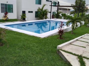 Casa · 217m² · 3 Recámaras · 2 Estacionamientos · Casa en Condominio con Alberca y Vigilancia en Oaxtepec!