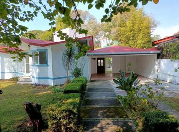 Casa de 3 habitaciones, Coatepec · Casa en Venta en Briones Coatepec Frente Al Colegio Las Hayas