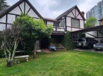 Casa · 650m² · 3 Recámaras · 8 Estacionamientos · Venta Casa Estilo Tudor en Contadero