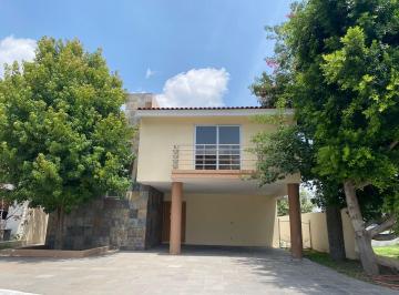 Casa en condominio de 3 habitaciones, Tlajomulco de Zúñiga · Casa en Renta en Condominio Lago Nogal