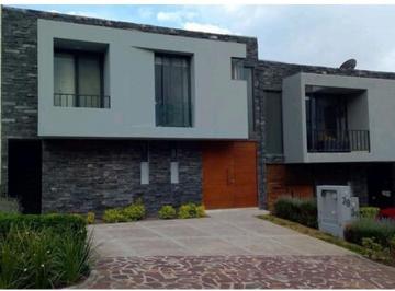 Casa en condominio de 3 habitaciones, Querétaro · Casa en Venta con Cuarto de Servicio en Altozano Nuevo Querétaro