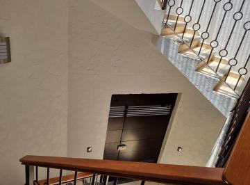 escaleras a 1er piso · Edificio Comercial en Venta en La Col. Vista Hermosa, Cuernavaca, Morelos