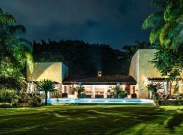 Casa · 1985m² · 8 Recámaras · Casa en Venta en Tepoztlán Espectacular!