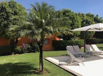 Casa · 500m² · 4 Recámaras · 6 Estacionamientos · Casa en Venta en Cuernavaca en Condominio