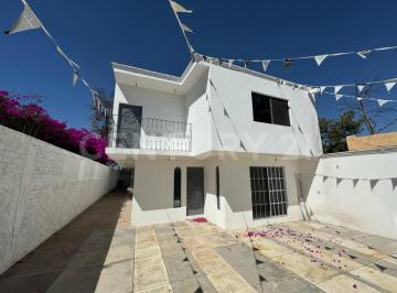Casa · 272m² · 4 Recámaras · 3 Estacionamientos · Casa en Venta en San Pedro Ahuacatlán