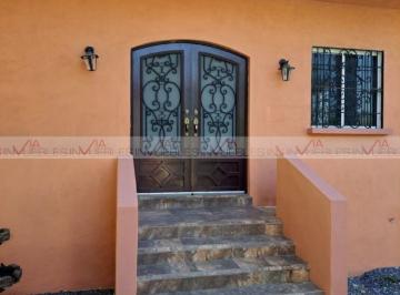Rancho · 450m² · 2 Recámaras · 8 Estacionamientos · Rancho en Venta en El Campanario