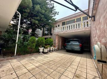 Casa · 240m² · 4 Recámaras · 2 Estacionamientos · Casa en Venta en Lindavista - (4)