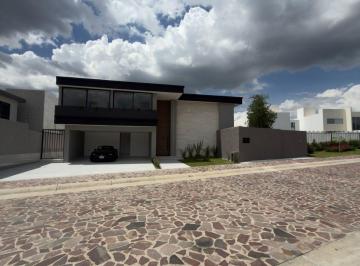 Casa Renta 485m² de 4 habitaciones · La Campiña del Bosque 4 Recámaras