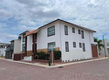 Casa de 5 habitaciones, Salamanca · Casa en Venta, Fracc. Residencial Las Glorias