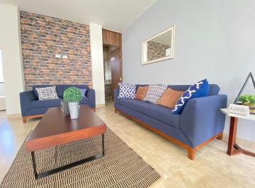 Sala · Venta en Pozos con Jardín Amplio