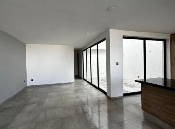 Casa · 270m² · 4 Recámaras · 2 Estacionamientos · Con Rec en Pb y Roof Garden