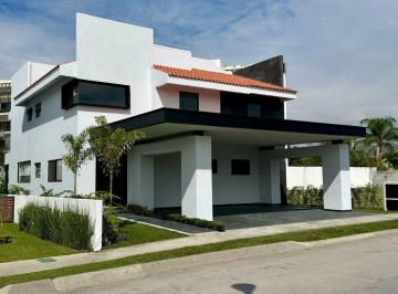 Casa · 340m² · 4 Recámaras · 3 Estacionamientos · Casa en Fraccionamiento en Paraíso Country Club Emiliano Zapata - Maz - 1760 - Fr