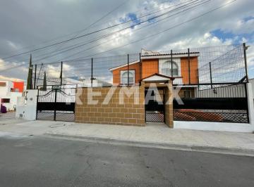 Casa en condominio · 204m² · 3 Recámaras · 3 Estacionamientos · Casa en Venta Ubicada en Privada Juriquilla