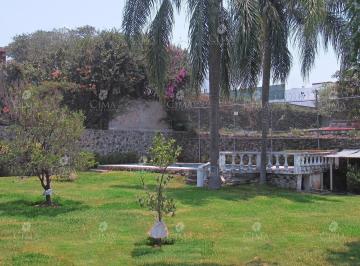 Casa · 449m² · 3 Recámaras · 4 Estacionamientos · Venta Terreno con Construcción - T55