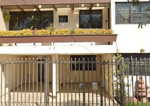 Casa · 330m² · 4 Recámaras · 2 Estacionamientos · Casa en Jardín Balbuena, Ciudad de México. Remate Bancario.