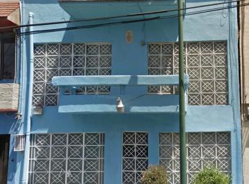 Casa · 200m² · 4 Recámaras · 3 Estacionamientos · Casa en Venta en La Colonia Narvarte, Remate Bancario