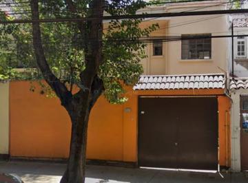 Casa · 300m² · 4 Recámaras · 3 Estacionamientos · Casa en Venta La Alcaldia Cuauhtémoc, Remate Bancario